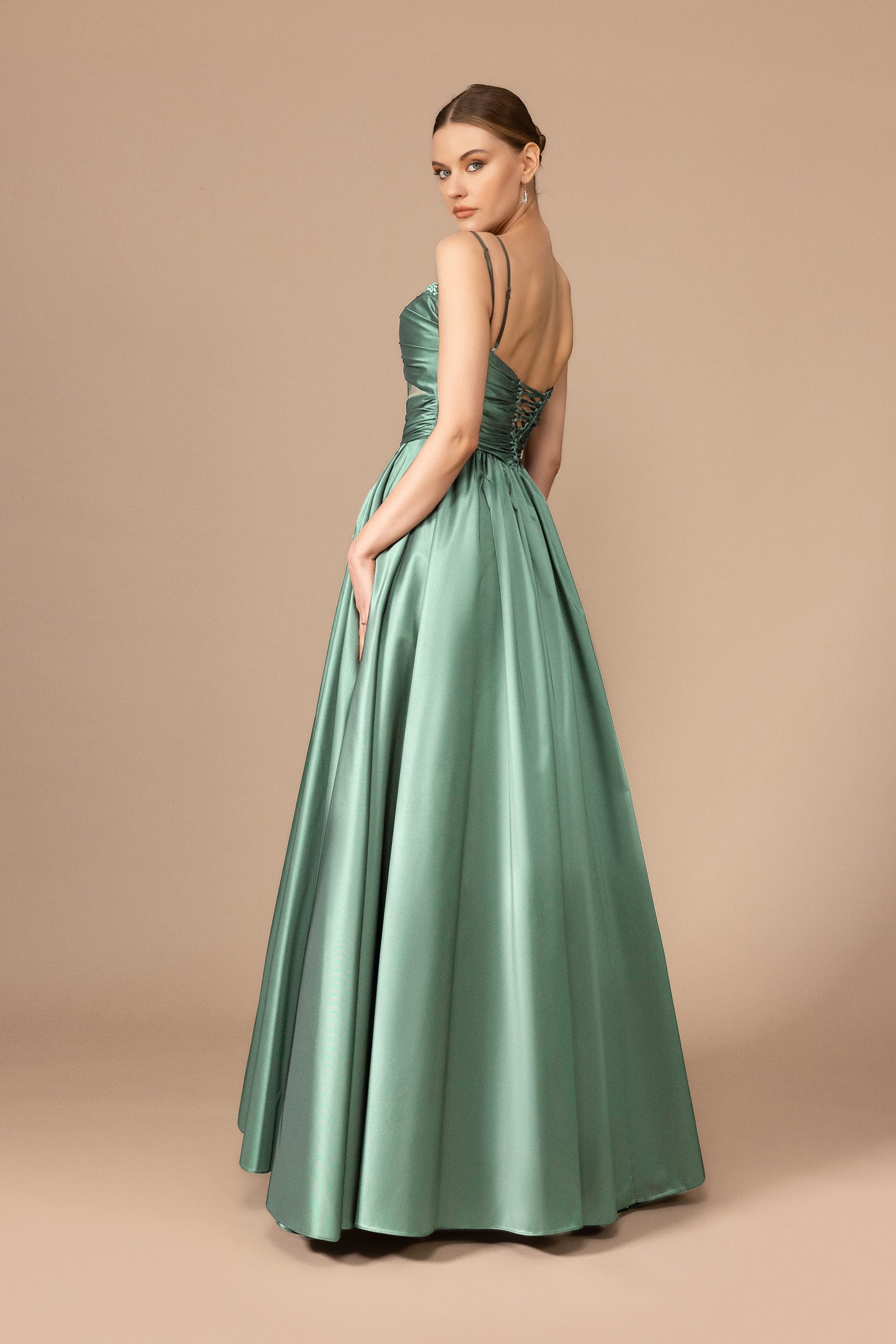 Robe Victoria