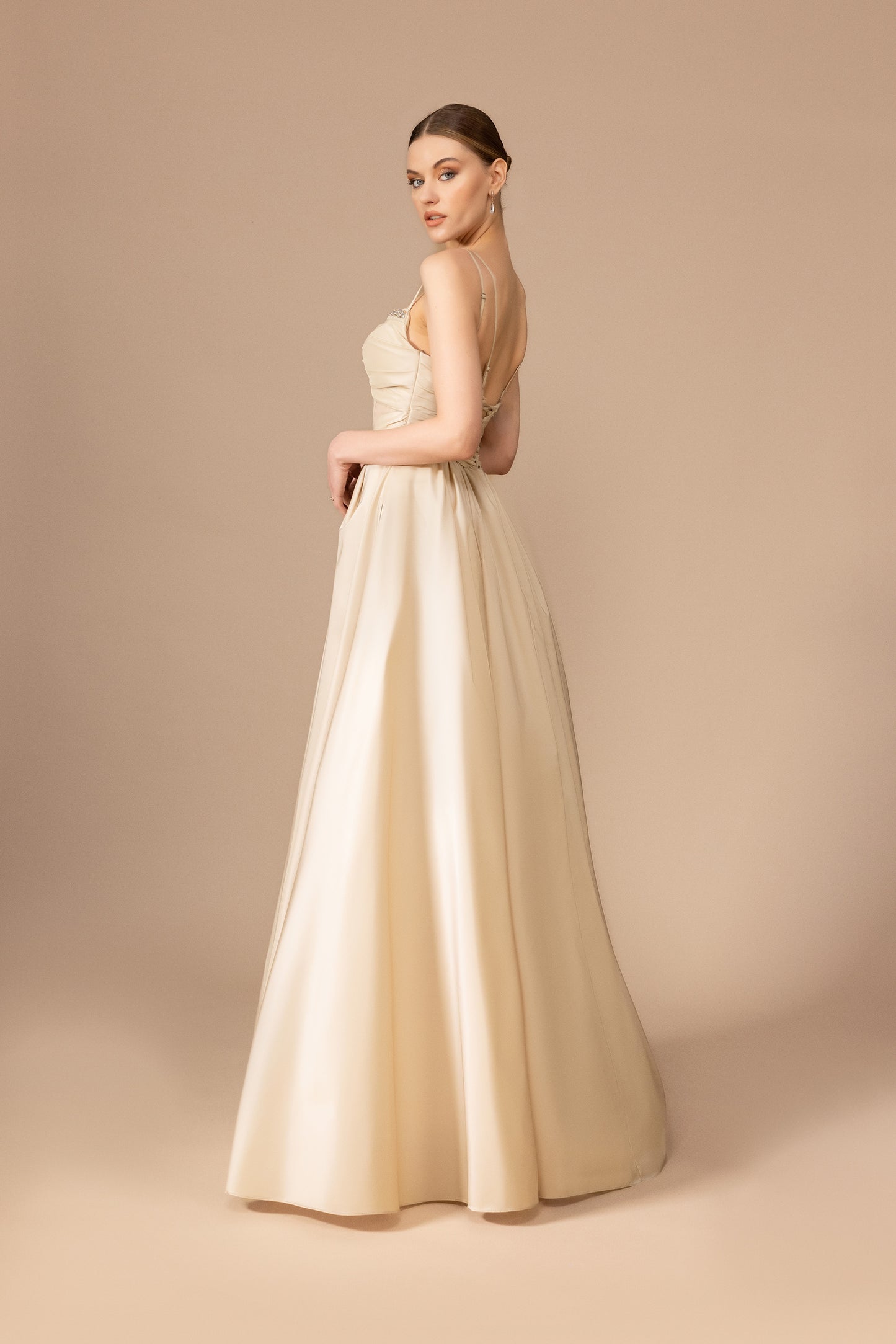 Robe Victoria